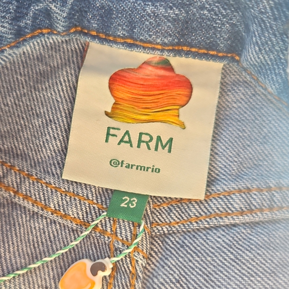 NWT • FARM RIO | Light Wash Carrot Denim Jeans in Size 23 - Picture 5 of 6